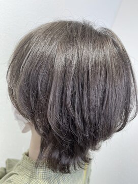 リー 京橋(Lee) > > > くびれショートくすみカラー < < < 新出奈津樹