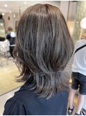 ヘルシーブロンド×レイヤーたっぷり◎くびれミディアム