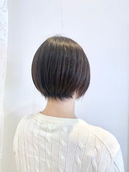 日本人特有の髪質や骨格を活かした小顔ショートヘアをご提案。楽々スタイリングで美しいシルエットに♪