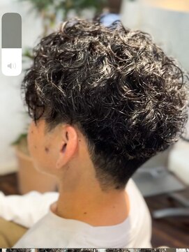 アトリエアルシュ(atelier ARCHE) メンズ うねる,広がる,膨らむくせ毛を生かした髪型はできる