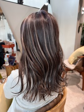 ユミリーバイルコル(umily by RuCOR.) カール/セミディ/シアカラー/姫カット/ハイライト/縮毛矯正