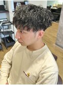 ツイストパーマメンズパーマメンズカットバーバーフェード眉毛