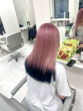 ワンズクロエ 原宿店(ONE's Chloe) くびれヘアアプリコットオレンジハイライトカラーブルーカラー