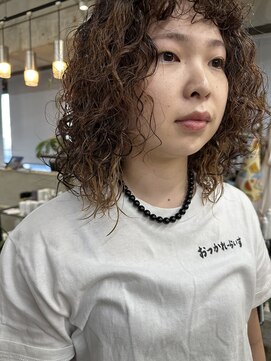 リラ バイ クオーレ(LIRA by CUORE) ～カーリーパーマ～