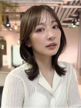 ミンクスオーバー(MINX OVER) 【くびれミディアム×結んでも可愛い顔まわり】