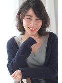 大人ミディアムボブ×セミウェットなラフカール