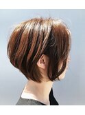 耳かけショートボブ