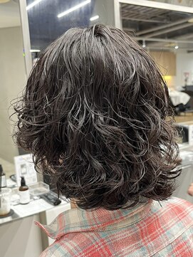 ラヴィズムバイフィフス(LUVISM by fifth) 万代マッシュウルフ波巻きパーマツイストスパイラルパーマ