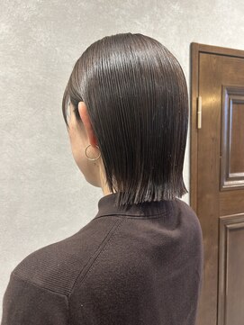 ルアン(LOUEN) 耳かけ切りっぱなしボブ