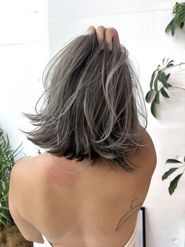 【n】ミルクティベージュのバレイヤージュロブ