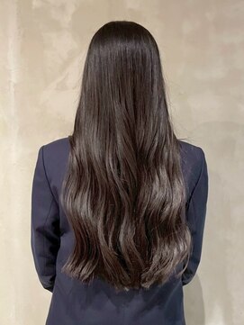 キリ 逗子(kiri) 逗子葉山ロングレイヤー韓国暗髪重めロング波巻き髪質改善M44