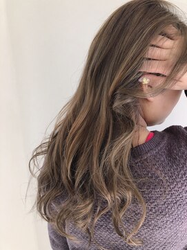 グレース(GRACE) クリームベージュ*ハイライトカラー 担当 坂本