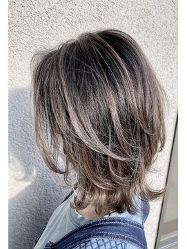 エイム ディクト ヘアー プロデュース(ame D.C.T HAIR PRODUCE) ハイライト暗髪小顔前下がり切りっぱなし外ハネボブウルフ