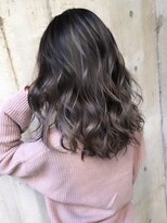 メリー(merry craftsman's factory) 外国人風バレイヤージュ、ハイライトカラーアッシュグレージュ