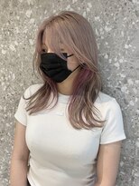 サンク 原宿 表参道(cinq)&nbsp;ミルクティーベージュインナーカラーピンクくびれヘアレイヤー