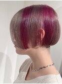 ピンクホワイトミックスデザイン×刈り上げボブ