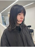 顔周り レイヤーオリーブグレージュハンサムショート 前髪なし