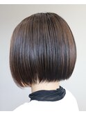 ツヤ髪ストレート　シンプルボブ