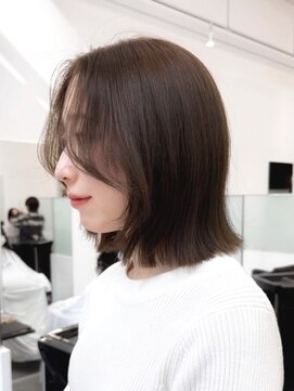ニトバイアンキシム(nit by ahnkism) 韓国ワンホンヘア顔まわりカット切りっぱなしボブ堀江