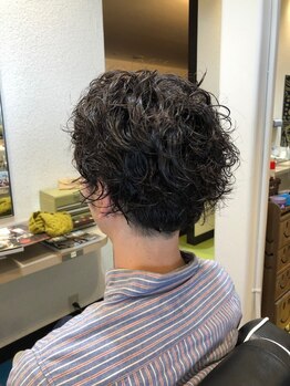 additionの写真/動きと軽さを計算したメンズカジュアルで、ON・OFFどちらもキマるスタイルへ。質感・シルエットまで抜群◎