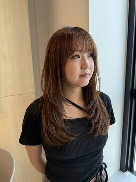 シダ(sida SAIIN) ワンカールで可愛いレイヤー