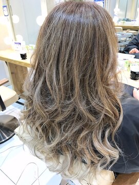 クレア本厚木(CREA) 外国人風 ホワイトバレイヤージュ ハイライト