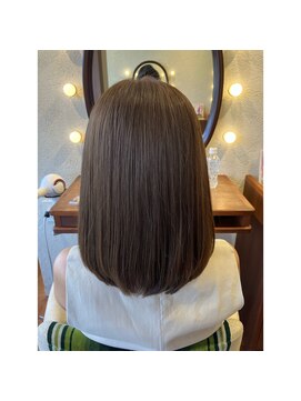 エルサフィロ キタハマ(el zafiro kitahama) 20×30×40代×ミディアム×艶髪×グレージュカラー