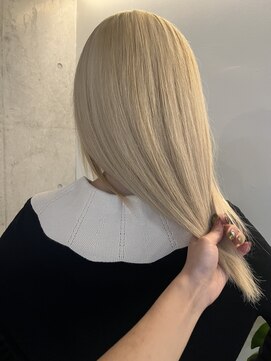 ナループロアボタン(Nalu pu loa BOTAN) 髪質改善/ストレートへア/ブロンドカラー