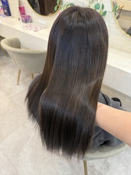 ラビス クローバー(Lovis clover) 前髪/アンブレラカラー/こなれミディ/韓国マッシュ