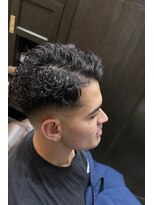 ミリオンバックス 御徒町店(Million Backs)&nbsp;MEN’S HAIR/サーフカール/刈り上げセンターパート/御徒町