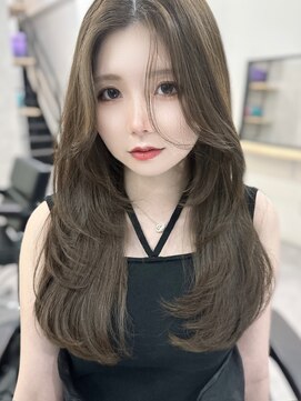 キティー(kiti) グレージュ×レイヤーカット