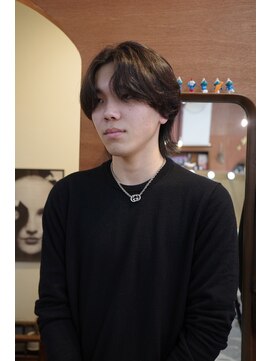 エディ(Edy) メンズセンターパートマッシュウルフカルマヘアニュアンスパーマ