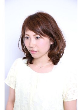 ラグノ(RAGNO) フリンジカールが重なり合うスウィートミディ