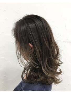 プライズ 表参道原宿店(prize) グレージュグラデーションカラーハイライトくびれヘア