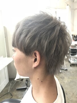 ツーダブルバイフィフス 西梅田店(WW.. by fifth) Whiteショートウルフ【梅田/JR大阪/西梅田/北新地】