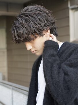 フィフス 天神大名(fifth) センターパートツイストスパイラルパーマツイストパーマ刈り上げ