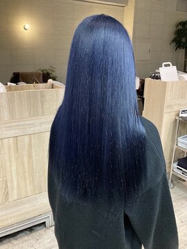 コワファーストナガサキシャンプーボーイ(COIFF1RST NAGASAKI SHAMPOO BOY) ブリーチ1回 ネイビーブルー