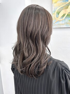 ハーツ(Heart's) 大人女性の為の白髪ぼかしハイライト×グレージュカラー