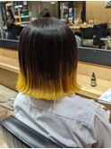 可愛いダブルカラーイエロー　切りっぱなしボブ外ハネショート
