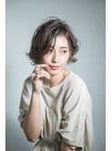 クリアグレージュ　抜け感ウェーブ　クールショート