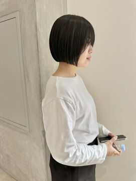 ヨーク(YOKE) YOKE 切りっぱなしボブミニボブオリーブアッシュグレージュ艶髪