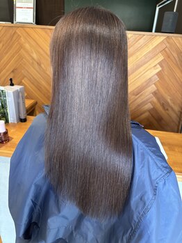 シロ ヘア メゾン(SiRO hair maison)の写真/【縮毛矯正＝半永久トリートメント】興味のある方は公式LINEよりご相談受け付けています。