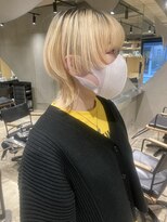 bibitoボブウルフ　ダブルカラー　ブランドカラー　金髪　カット