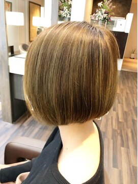 エノモト(ENOMOTO) ファーストグレイカラーミニマルボブ細目ハイライト