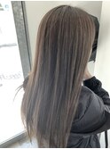 シルキーグレージュヘア