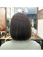 ヘアーループレル(Hair ruup Rell design works)&nbsp;オリーブ系カラー、切りっぱなしボブ。