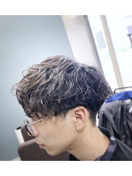 イコール(equal) 波巻きパーマ×刈り上げマッシュ