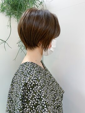 ミィ 表参道(mee.) 【mee.】ハセガワヒトシ　大人ショート　丸み　耳かけ