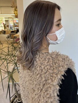 シャワー(SHOWER) ホワイトグレージュ【布施】