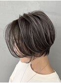 白髪あっても綺麗なハイライトショートボブ